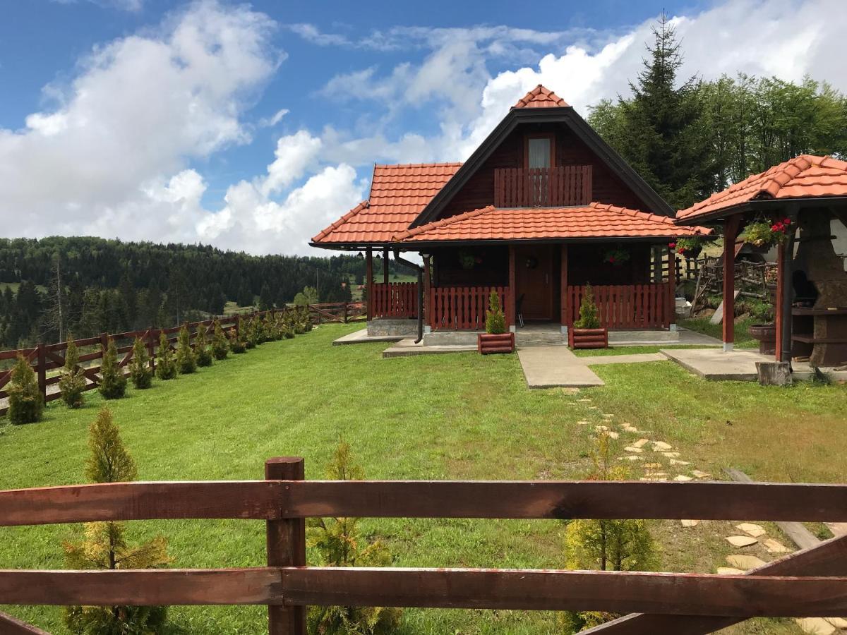 Holiday Home Perduh Sekulic Luaran gambar